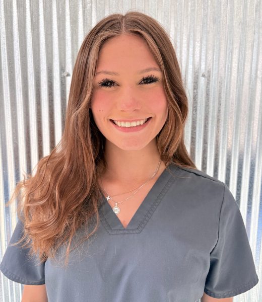 Pet Groomer Mia Doering